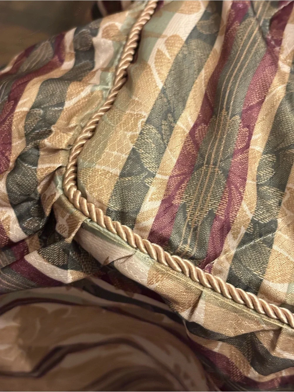 Vintage Regal Home Dover Manor Dunhill Queen Bedspread Floral Striped Damask